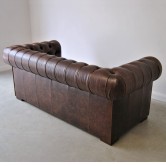 Pikowana sofa chesterfield classic dubai