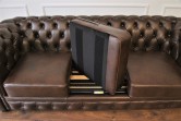 Pikowana sofa chesterfield z funkcją spania skóra