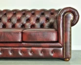 Pikowana sofa chesterfield classic bordowa